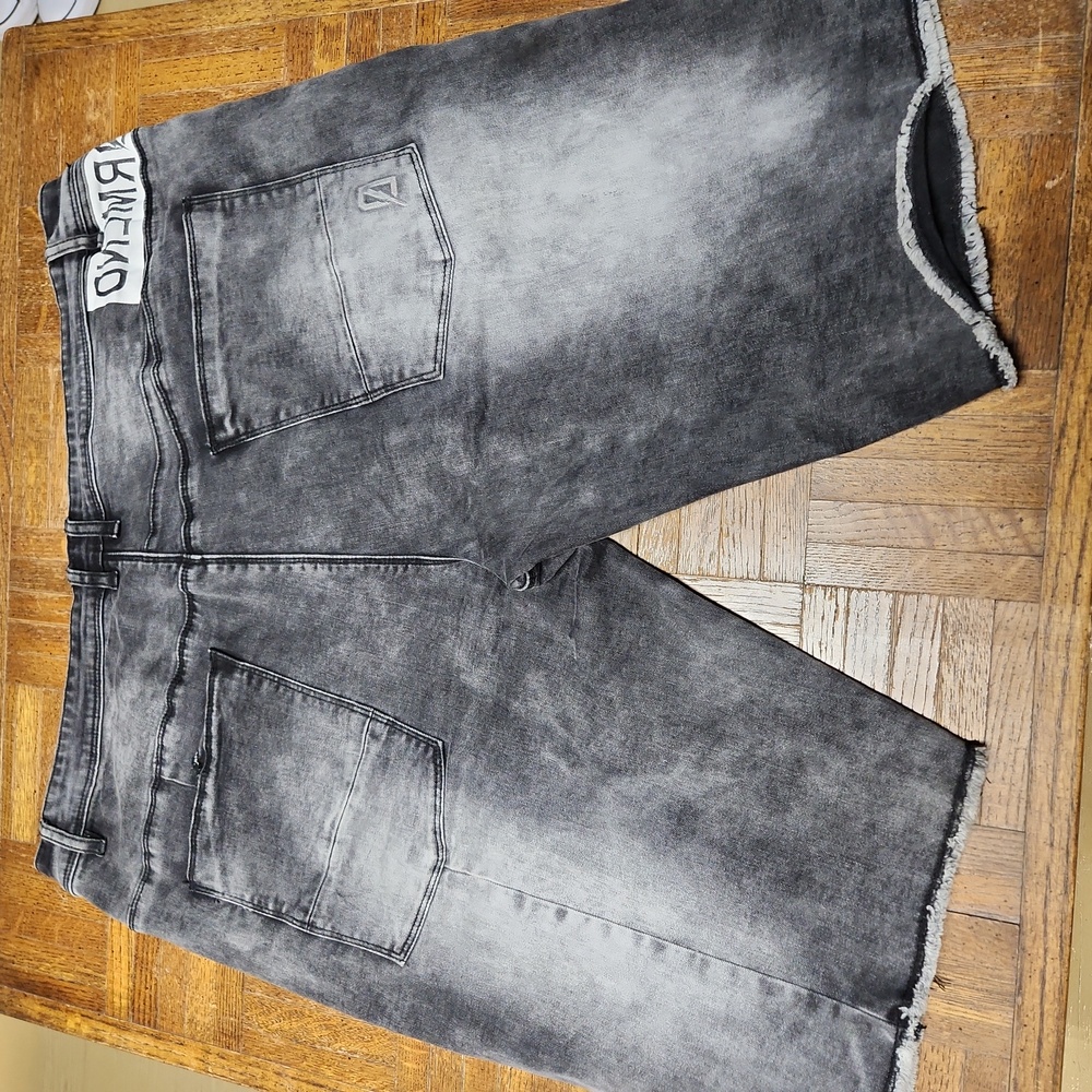 Mens Shorts - Picture 3 of 4